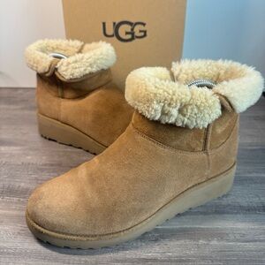 UGG Kristin Wedge Ankle  Chestnut Shearling Ankle Booties size 8